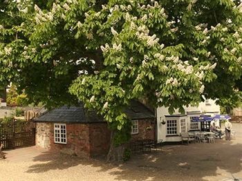 The White Hart 4*