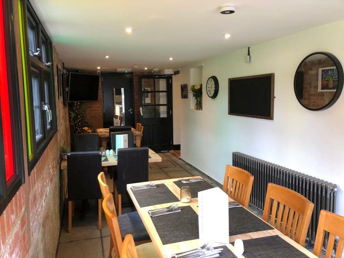 The White Hart Locanda Sherington